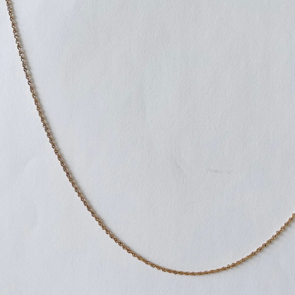 Twisted Chain Necklace - Picture 3 of 7